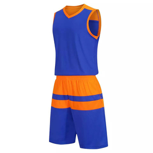 Uniforme de basket-ball de qualité supérieure pour hommes, respirant, à séchage rapide, couleur unie, fabriqué au Pakistan - Product Image 2