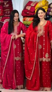 Traje de Fiesta Vintage TOP PLAZZO con Dupatta, Tela Foux Georgette con Bordado de Hilo y Lentejuelas, Largo hasta la Rodilla, Corte Regular, Secado Rápido - Product Image 2