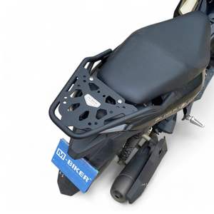 Porte-bagages arrière en acier thermolaqué M Biker pour moto, accessoires pour un transport pratique de marchandises et de bagages - Product Image 1