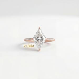 Bague de Fiançailles et de Mariage Tendance pour Femme, Plaqué Or, avec Diamant de Laboratoire Moderne Taille Losange, Sertissage à Griffes en Forme de Boussole, Qualité VS - Product Image 6