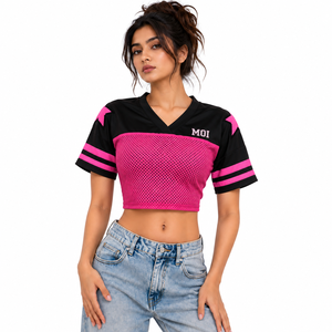 Camiseta Deportiva de Fútbol para Mujer, Personalizada con Logotipo y Número, Negra y Rosa, Corta, de Malla, Estilo Urbano, Cuello en V, Colorblock - Product Image 1