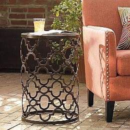 Mesa Auxiliar Industrial de Metal que Combina Encanto Rústico con Atractivo Contemporáneo para Hogares Urbanos - Product Image 5