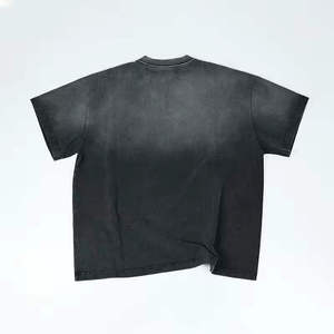 เสื้อยืดแขนสั้นสีดำสำหรับผู้ชาย คอกลม ทรงปกติ สวมใส่สบาย สีพื้น มีกระเป๋าหน้า ผ้าเจอร์ซีย์ถัก - Product Image 2