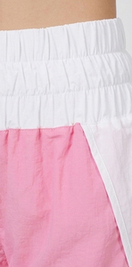 Shorts coupe-vent pour femmes/Shorts coupe-vent 100% nylon et polyester pour femmes/Shorts légers de haute qualité à taille haute et coupe basse - Product Image 5