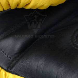 Gants de boxe légers conçus pour les entraînements, les exercices de frappe et les performances athlétiques en salle de sport - Product Image 5