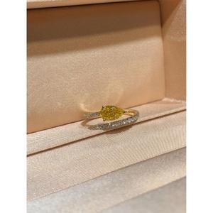 Anillo de oro amarillo macizo con diamante amarillo talla pera, engaste de puntas, banda envolvente abierta tipo bypass con pavé simple, doble fila, brillante, pieza de joyería fina y llamativa - Product Image 4