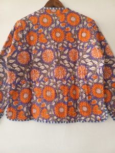 Chaqueta de Algodón Hecha a Mano con Parches: Abrigo Boho Reversible Acolchado - Product Image 4