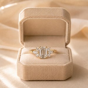 Anillo Premium con Diamantes en Corte Esmeralda de 2.01CT, Cultivados en Laboratorio, Oro Sólido de 18K, Joyería Sorpresa para Parejas, Ideal para Bodas y Fiestas - Product Image 2