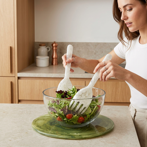 Plato Redondo de Resina para Ensalada con Pinzas de Mármol, Diseño Moderno y Lujoso, Apto para Lavavajillas, Plato para Servir para Uso en el Hogar y la Cocina - Product Image 1