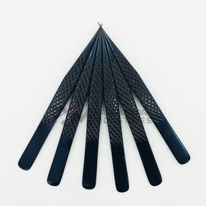 Pince à cils RMI 90 degrés, fine, noire, à pointe plasma, en fibre nano, avec logo personnalisé gratuit - Product Image 2