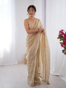Magnifique Saree Designer à Broderie de Perles Moti & Val et Sequins, avec Base de Travail Artisanale, et Motif ZigZag Rayé de Perles Moti & Val - Product Image 6