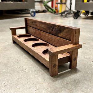 Tabla de madera de acacia con múltiples soportes para vasos de chupito, ideal para degustaciones y celebraciones. El mejor trabajo artesanal para servir. - Product Image 2