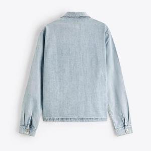 แจ็คเก็ตยีนส์แฟชั่นใหม่ทรงโอเวอร์ไซส์แบบมีปก ซิป ติดกระดุม  ทนทาน เป็นมิตรกับสิ่งแวดล้อม สำหรับผู้ชาย ฤดูหนาว มีกระเป๋าหน้าขนาดใหญ่ - Product Image 6