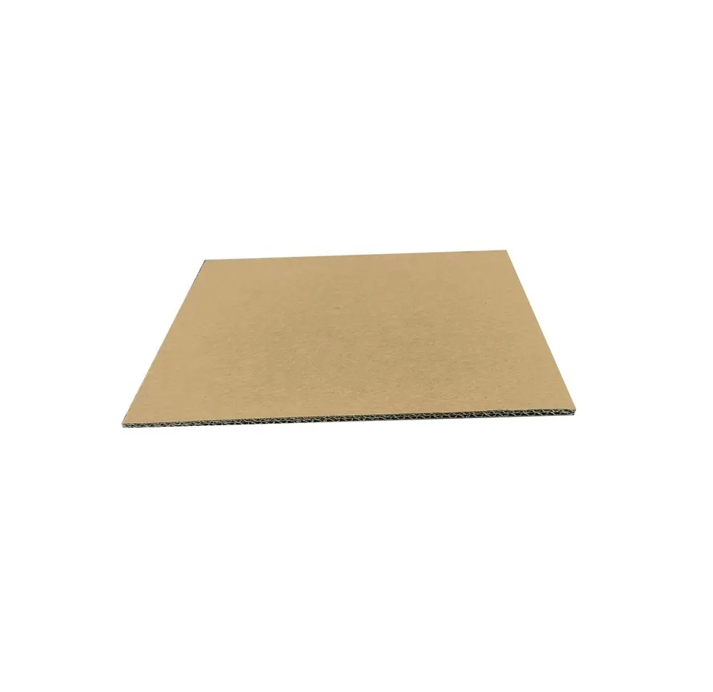 Tampons de papier pour carton Papier brun blanc personnalisé Tampons de boîte d'emballage en carton Feuilles de carton ondulé pour la fabrication de boîtes