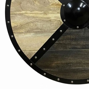 Bouclier rond en bois Viking artisanal, design nordique traditionnel pour décoration, costume et collection - Product Image 6
