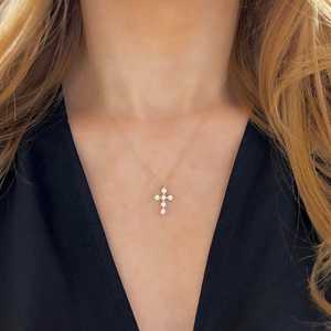 Collar con Cruz de Diamantes de 12 mm de Altura, Personalizado en Oro Sólido de 14K, Minimalista y de Lujo, Cadena Ajustable, Collar Religioso Cristiano - Product Image 2