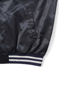 Veste décontractée pour homme, style universitaire, en satin, grande taille, bleu marine, nouvelle mode, personnalisable OEM. - Product Image 3