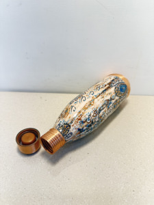 Botella de Agua de Cobre Puro Impresa de Primera Calidad, 1100 ml, Diseño Bohemio Paisley, Botella Ayurvédica a Prueba de Fugas, para Gimnasio, Deportes, Bebidas Metálicas - Product Image 4