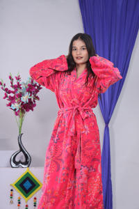 Bata de terciopelo floral rosa para mujer, de longitud completa, manga larga, cuello en V, cierre con cordón, suave y acogedora, ropa de dormir de invierno - Product Image 3