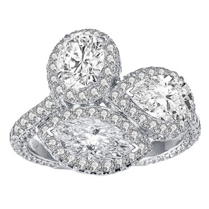 แหวนเพชรทรงบาแกตต์สีเขียวมรกตทันสมัย คุณภาพสูง เครื่องประดับอินเทรนด์สำหรับงานแต่งงาน งานหมั้น ของขวัญสำหรับเธอ - Product Image 1