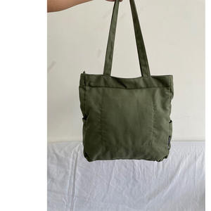 กระเป๋าผ้าแคนวาสลายพรางพิมพ์ลายตามสั่ง ขนาดใหญ่พิเศษ ทนทาน ใช้ซ้ำได้ มีซิปปิด เหมาะสำหรับใส่ของช้อปปิ้ง - Product Image 4