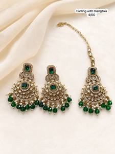 Boucles d'oreilles pendantes plaquées or avec zircon et motif floral ethnique, ensemble Maangtika, bijoux de fiançailles noirs et blancs pour femmes - Product Image 2