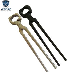 Kit d'outils de fermeur de chevaux de haute qualité avec pinces à sabots, couteau à sabots, râpe et boîte à outils durable pour le travail du fermeur - Product Image 1