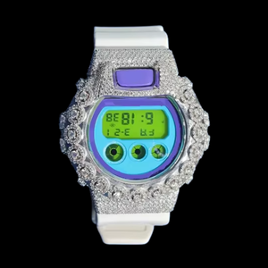 Reloj digital único de estilo hip hop con bisel plateado, correa blanca, esfera colorida y piedras brillantes. Reloj de pulsera unisex. - Product Image 5