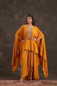 เสื้อท่อนบนแบบมีระบายพร้อมกางเกงโดตีสีมัสตาร์ด - Product Image 1
