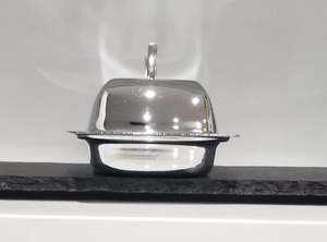 Plato para mantequilla plateado, Plato para mantequilla Mcm. Juego de 2 platos para mantequilla color plata - Product Image 5