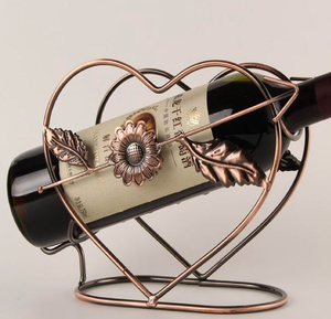 Ensemble de porte-bouteilles à vin en forme d'anneau orbital métallique doré moderne, sur un socle plat robuste, disponible à prix de gros. - Product Image 4