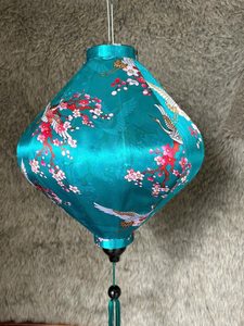 Lanterne en soie vietnamienne traditionnelle, abat-jour en tissu fait main pour la décoration de la maison, les fêtes, les mariages, les restaurants, éclairage d'ambiance - Product Image 3