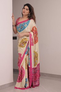 Sari de Seda Satinada Premium con Estampado Digital y Borlas Preconfeccionadas, Elegante Prenda Étnica Tradicional para Mujer - Product Image 2