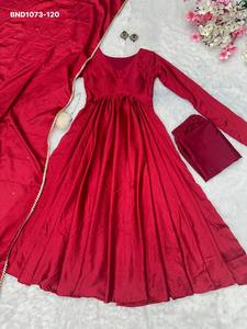 Nuevo conjunto de Kurti-Pant-Dupatta Anarkali rojo con seda Chinon y diseño sólido y preconfeccionado, a precio mayorista, de proveedor de Surat. - Product Image 3