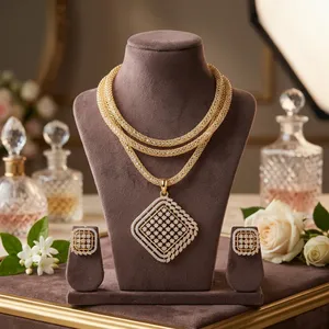Magnifique collier de créateur de meilleure qualité avec boucles d'oreilles pour la collection de vêtements de mariage pour femmes et filles - Product Image 1