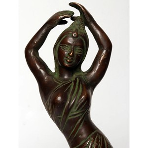 Sculpture en laiton faite à la main de 11 pouces de Dancing Lady Home Decor Item - Product Image 3