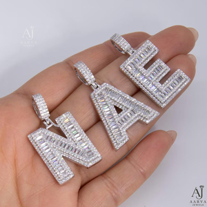 Pendentif Lettre Moissanite Iced Out, Collier Alphabet Micro-Serti avec Chaîne Corde, Bijou Unisexe Hip Hop pour Initiale de Nom - Product Image 1