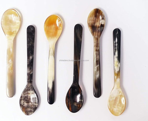 Cuillère de service en corne de bœuf 100% naturelle, écologique, fabriquée à la main, pour la restauration et l'hôtellerie - Product Image 4