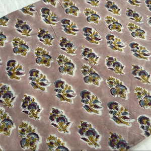 Tela de Algodón Estampada a Mano con Diseño Floral Beige, Tela de Algodón Estampada Jaipuri Hecha a Mano en India, Tela Suave de Cambray para Confección de Vestidos - Product Image 1