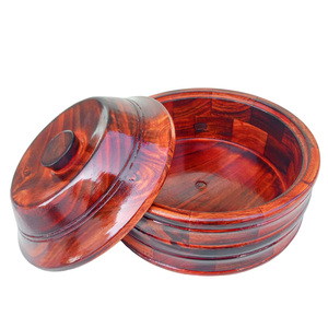 Olla de madera artesanal de estilo vintage con tapa excelente para servir alimentos calientes y almacenar ingredientes en una estética de cocina Retro - Product Image 2