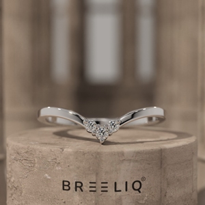 แหวนทองคำแท้ 14K รูปตัววี ประดับเพชรแล็บโกรว์แบบคลัสเตอร์ ดีไซน์มินิมอล แหวนแต่งงานสามเม็ดสำหรับผู้หญิง - Product Image 2