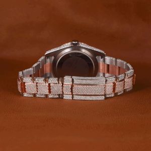 Reloj de Cuarzo Tonneau de Lujo para Mujer con Incrustaciones de Diamantes, 30 mm, Correa de Acero Inoxidable, Pantalla Analógica, Cierre Desplegable - Product Image 3