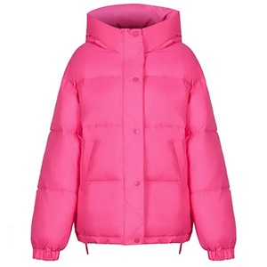 Chaqueta Acolchada Rosa con Capucha y Cierre de Botones, Cortavientos, Informal de Invierno, Corte Regular, Unisex, Relleno de Poliéster, Color Sólido - Product Image 1