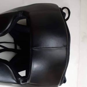 Protector Bucal de Cuero Vacuno Negro de Alta Calidad para Boxeo, MMA/Kickboxing, Transpirable, Personalizable, Unisex para Adultos, con Logotipo Personalizado - Product Image 5