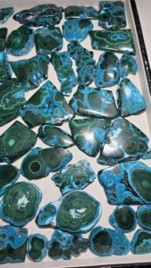Tranches de pierres précieuses naturelles de chrysocolle et de malachite, 6 mm, traitées thermiquement, forme irrégulière, polies, vertes, pierres lâches pour la fabrication de bijoux - Product Image 3