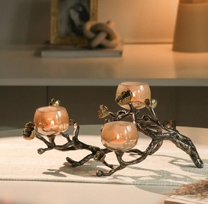 Candélabre à trois niveaux en laiton naturel fait main Ashton, finition antique, pour la décoration de Noël, de Pâques et de la maison - Product Image 4