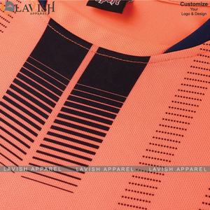 Vêtements de sport personnalisés à haute rétention d'air pour hommes, ensemble de maillots de football américain sublimé avec ballon de match de football compatible avec le logo du club - Product Image 3