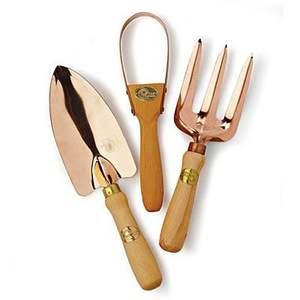 Ensemble de fourche et truelle de jardin robustes avec manche en bois pour la plantation et le creusement professionnels - Product Image 3