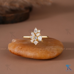 Bague de fiançailles en or massif avec diamants de laboratoire en grappe fantaisie, bijoux fins vintage multi-formes pour mariée, cadeau personnalisé pour anniversaire ou fête - Product Image 1