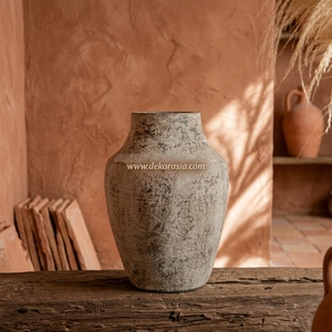 Vase en terre cuite rustique Orivase, pot de table en argile, vase artisanal en terre cuite, urne décorative en céramique, 18x33cm - Product Image 5